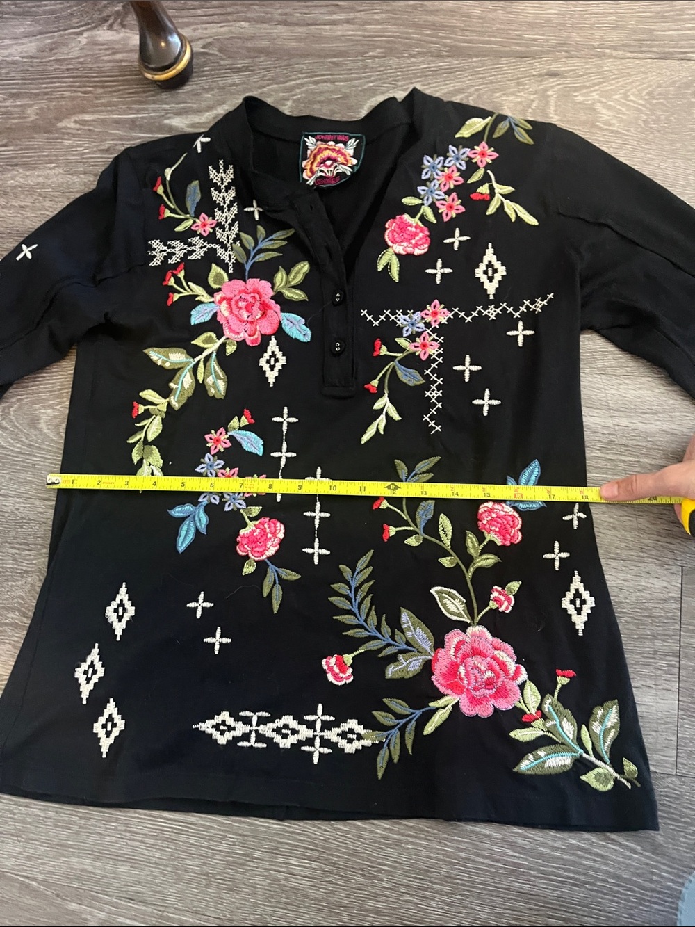 Johnny Was Black Floral Embroidered Long-Sleeve Henley Top GREAT CONDITION XS - Picture 4 of 9